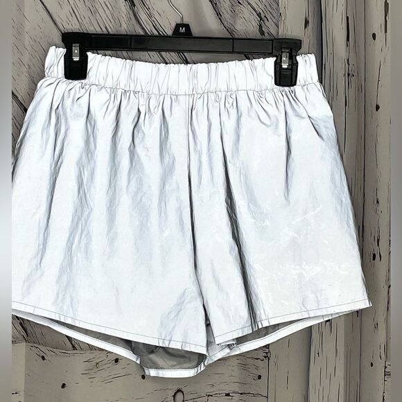Fashion Nova reflective shorts silver M - Picture 2 of 6